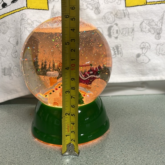 NIB seasons of cannon falls lighted water globe with Santa & reindeer - Picture 7 of 8
